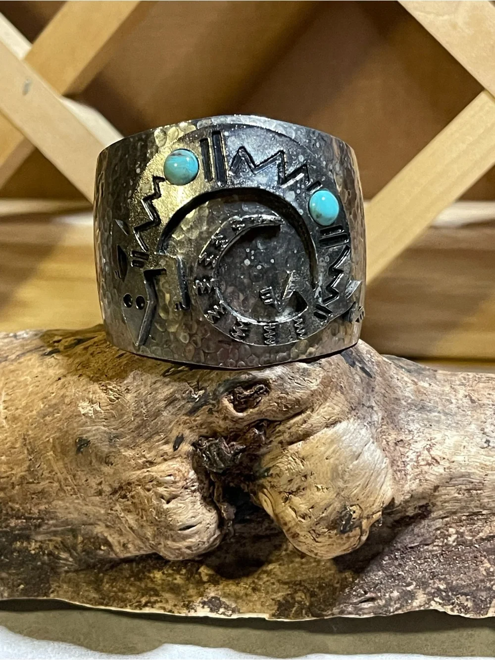 50g Handcrafted Southwest- Style Gecko Motif Wide Cuff Bracelet